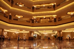 Interieur Emirates hotel Abu Dhabi met kinderen