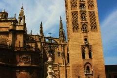 Giralda in Sevilla Andalusië met kinderen
