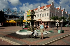 Oranje stad Aruba met kinderen