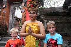 Bali met kinderen Barong dans