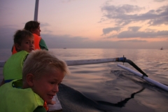 Bali met kinderen dolfijnen jacht