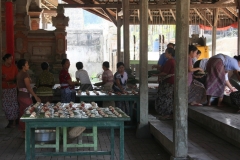 Bali met kinderen eten klaar maken