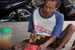 Bali met kinderen eten voorbereiden