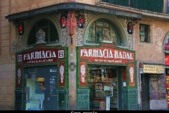 Gave gevels Barcelona met kinderen