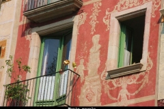 Mooie gevels Barcelona met kinderen