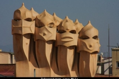 Schoorstenen casa Mila Barcelona met kinderen