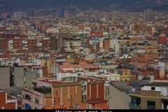 Skyline vanaf mont Juic Barcelona met kinderen