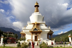 Tempel Bhutan met kinderen