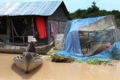 Huishouden op het Tonle Sap meer Cambodja
