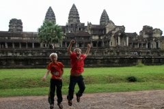Spelen in de jungle van Angkor Wat Cambodja