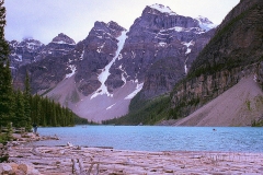 Absurd mooi lake Morraine Canada met kinderen