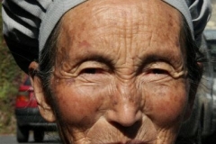 Authentieke chinese prachtige vrouw Beijing met kinderen