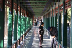 Prachtige loopgang zomerpaleis Beijing met kinderen