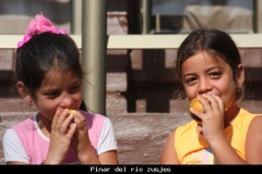 Pinar del rio zusjes Cuba met kinderen