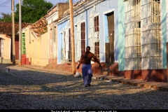 Trinidad zomaar een straatje Cuba met kinderen