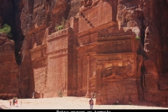 Petra graven en tomben Jordanië met kinderen