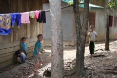 Spelende kids Laos