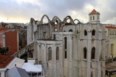 Vergane glorie door brand Lissabon met kinderen