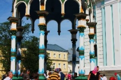 Heilig water in Sergiev Posad Moskou met kinderen