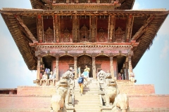 Bhaktapur tempel met kids