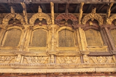 Houtsnijwerk Kathmandu met kinderen