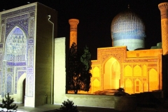 Samarkand by night Oezbekistan met kinderen