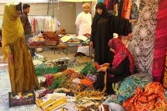 Ibi vrouwen souk Oman met kinderen