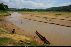 Embera indianen land Panama met kinderen