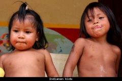 Indianen kids Panama met kinderen