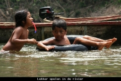 Lekker spelen in de rivier