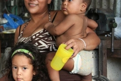 Trotse familie Panama met kinderen