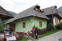 Vlkolinec Slowakije met kinderen