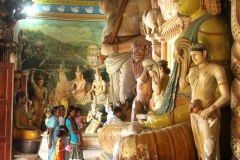 Tempel Sri Lanka met kinderen