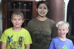 Op de foto met Hmong vrouw Thailand met kinderen
