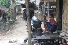 Wandeling door Thais dorpje Thailand met kinderen