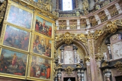 Interieur Kathedraal Valencia met kinderen