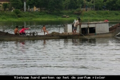 Vietnam hard werken op Parfum rivier