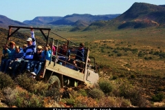 Kleine karoo met de legertruck Zuid Afrika met kinderen