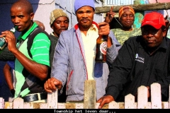 Township mannen onder elkaar Zuid Afrika met kinderen