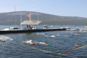 Waterpolo nationale sport Montenegro met kinderen